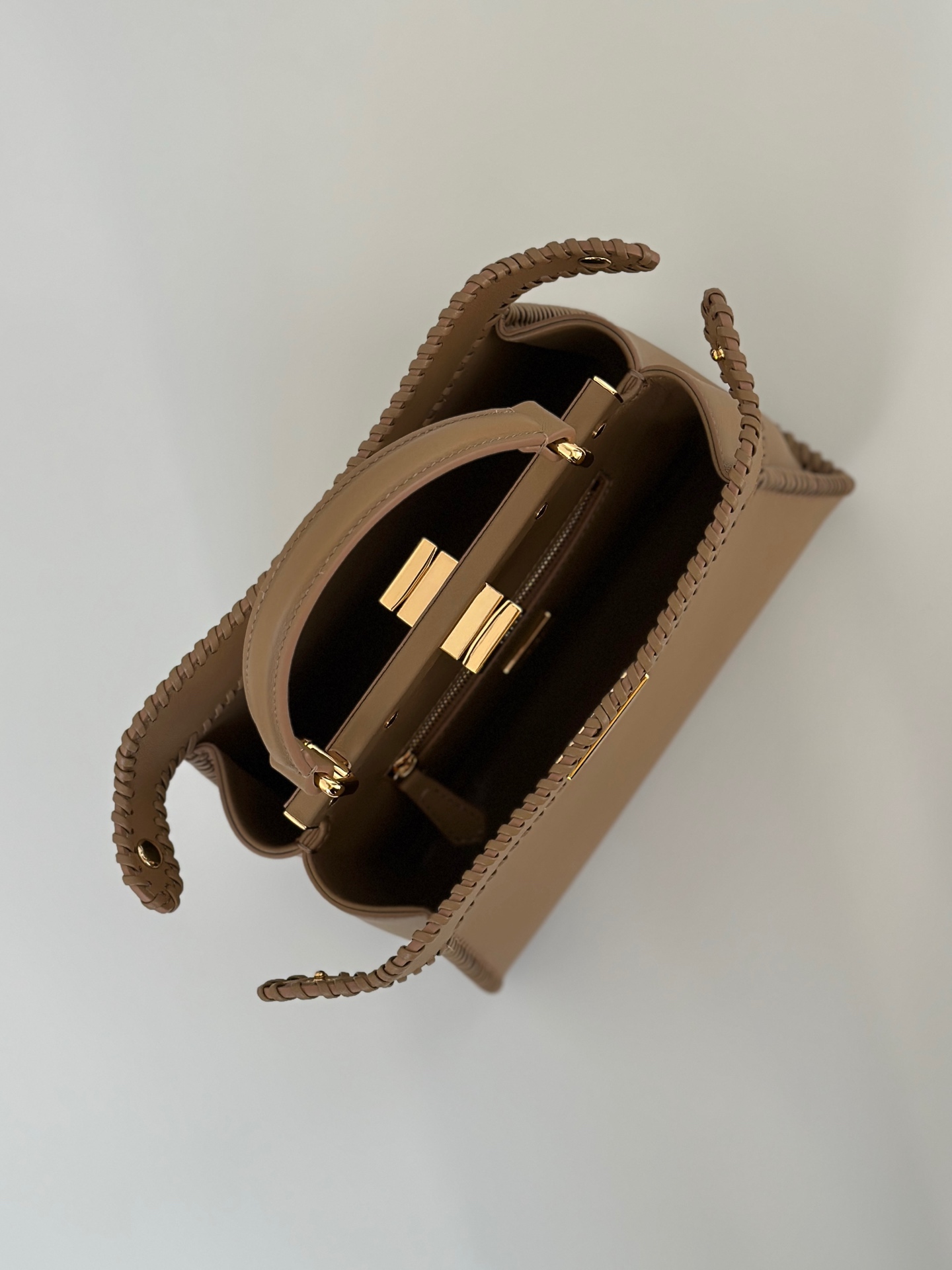 571db3c3e9188d2badc647365446ccc5_1786146115_7265.jpg