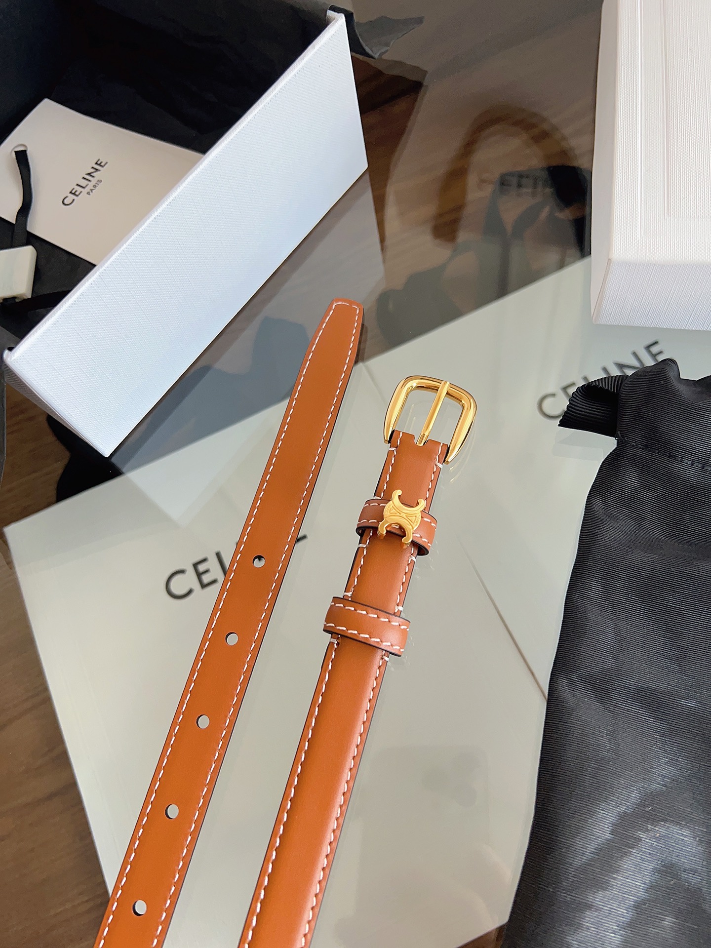 셀린느 토뤼옹 가죽 비비엔느 골드 버클 벨트(탄)