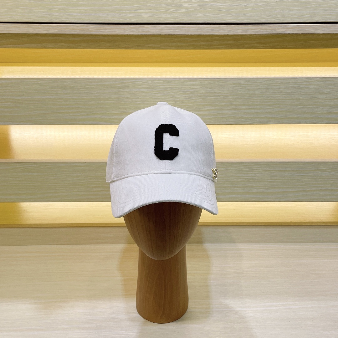 셀린느 'C' 이니셜 코듀로이 베이스볼 캡(화이트)