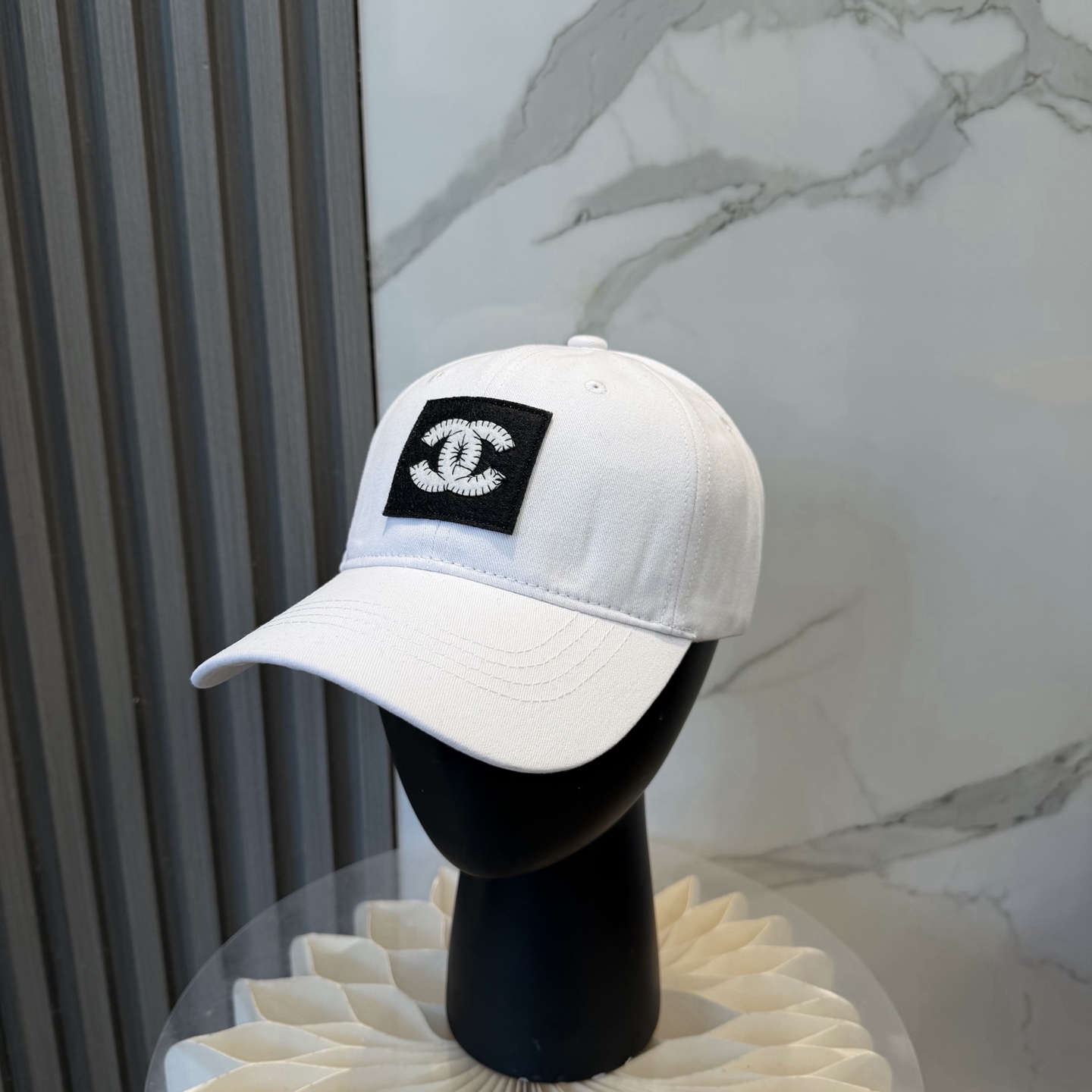 샤넬 CC 패치  베이스볼 캡(화이트)