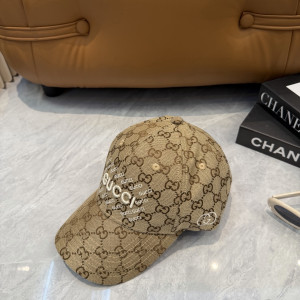 구찌 GG 모노그램 GUCCI 자수 베이스볼 캡(브라운)