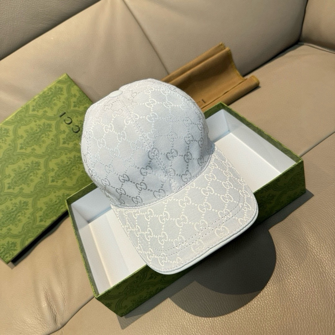 구찌 GG 캔버스 클래식 베이스볼 캡(화이트)