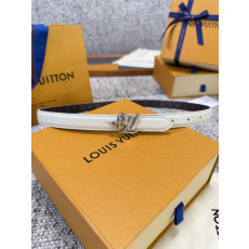 루이비통 LV 블룸 LV 실버 버클 리버서블 벨트(화이트)
