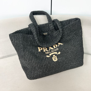 프라다 크로셰 자수 로고 토트백