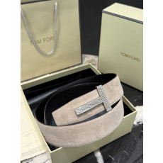톰포드 리버시블 스웨이드 레더 T 퍼퍼레이티드 실버 버클 벨트(토프 베이지)